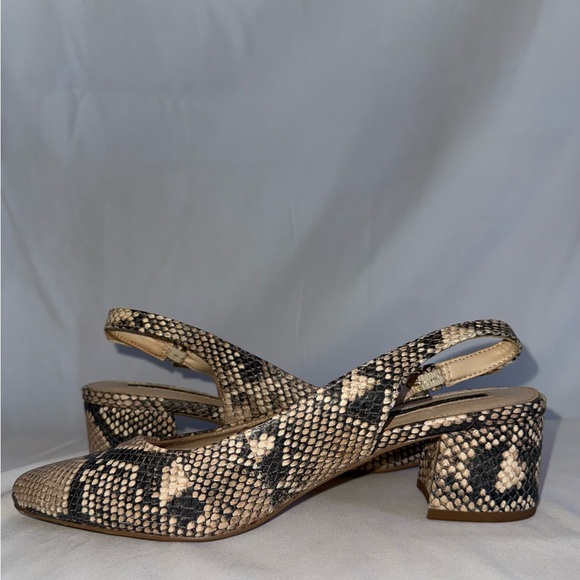 Isaac Mizrahi Elegant Snakeskin Slingback Heels Size 8.5 - Picture 2 of 12